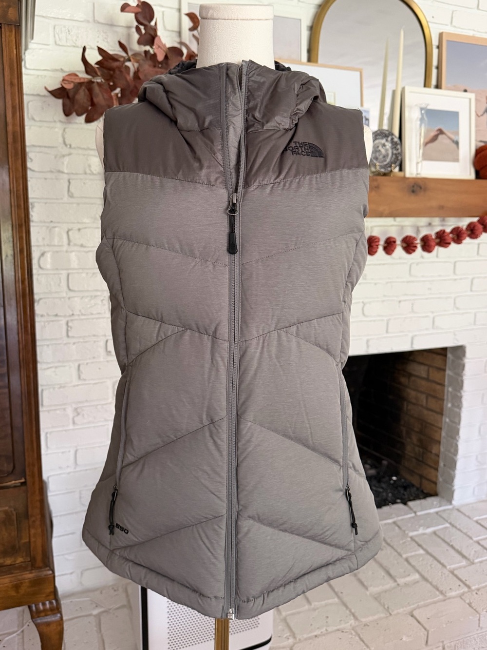 The North Face Women's Light Gray Hooded Quilted Vest